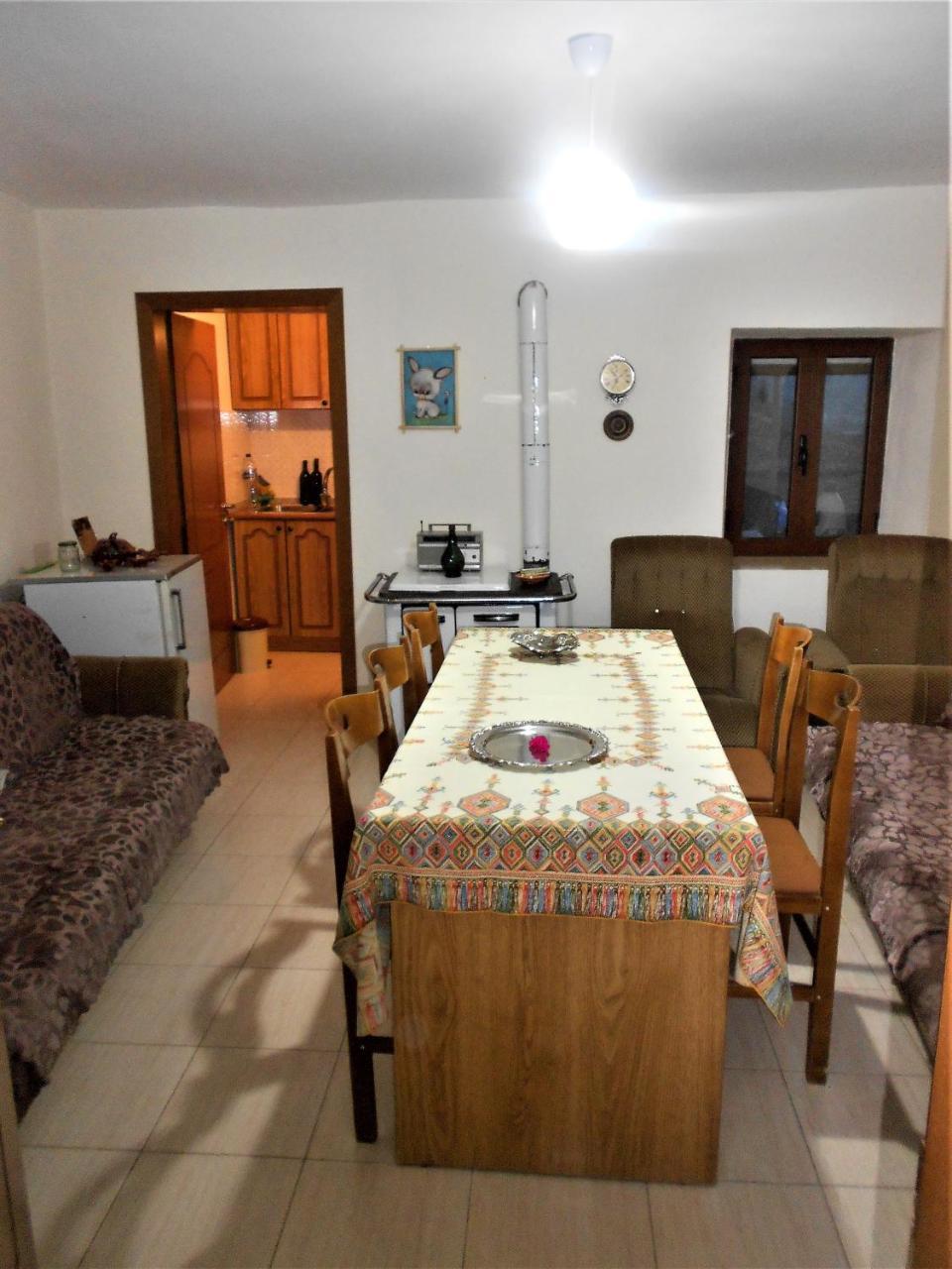 Guest House Taunus Berati Exterior foto